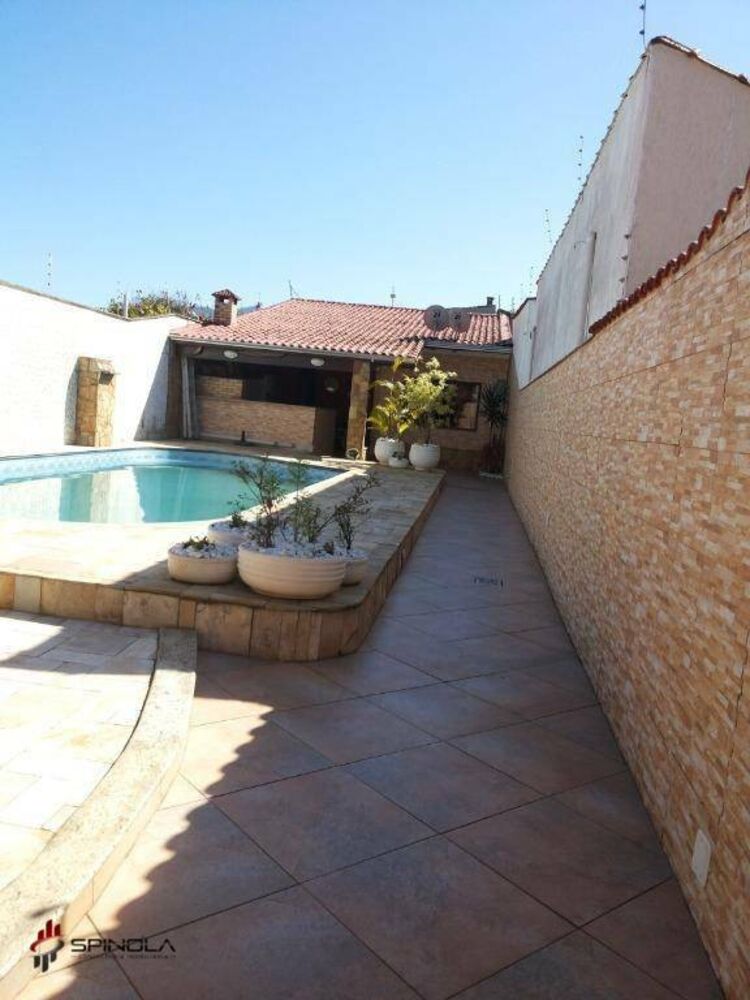 Casa à venda com 3 quartos, 420m² - Foto 2