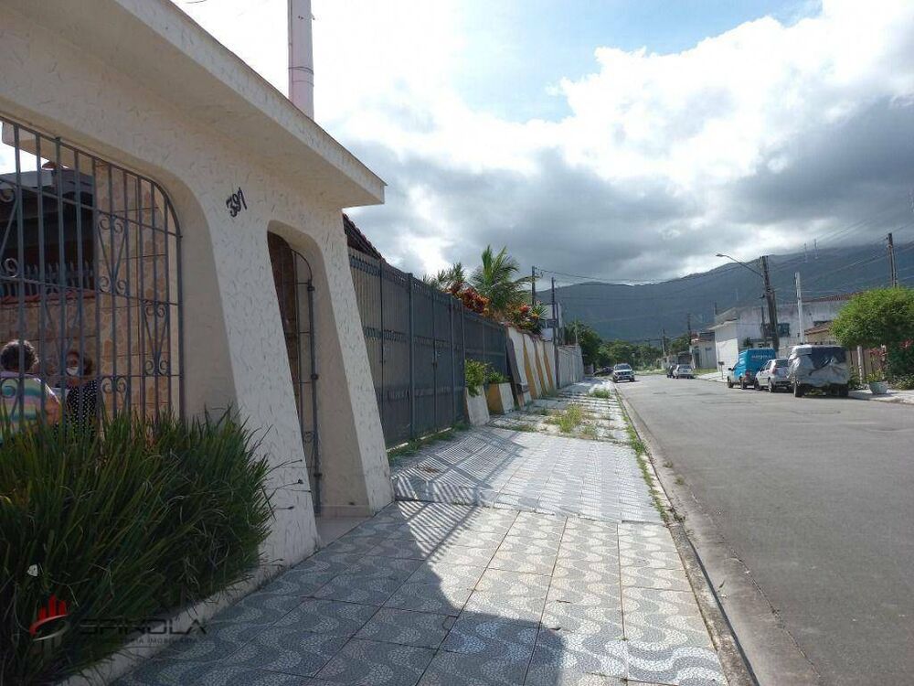 Casa à venda com 3 quartos, 208m² - Foto 1