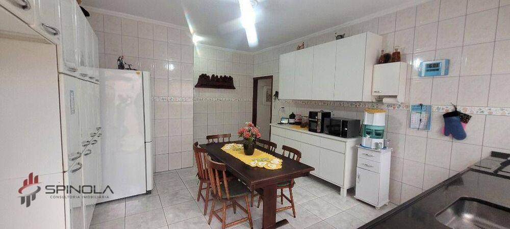 Casa, 3 quartos, 200 m² - Foto 11