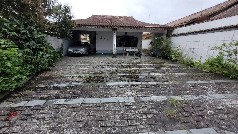 Casa à venda com 5 quartos, 186m² - Foto 2