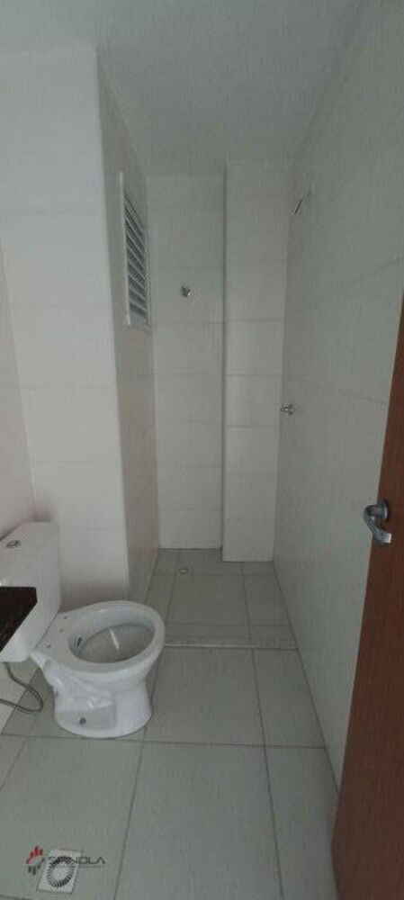Apartamento à venda com 2 quartos, 67m² - Foto 3