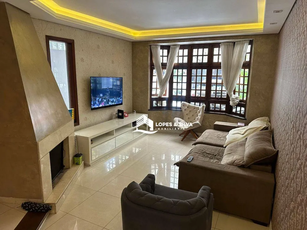 Sobrado, 3 quartos, 260 m² - Foto 1