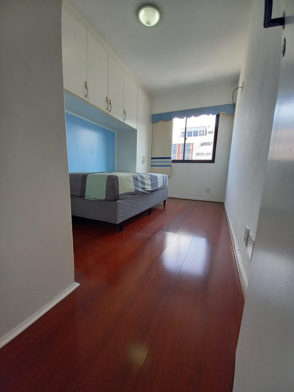 Apartamento à venda com 2 quartos, 72m² - Foto 4