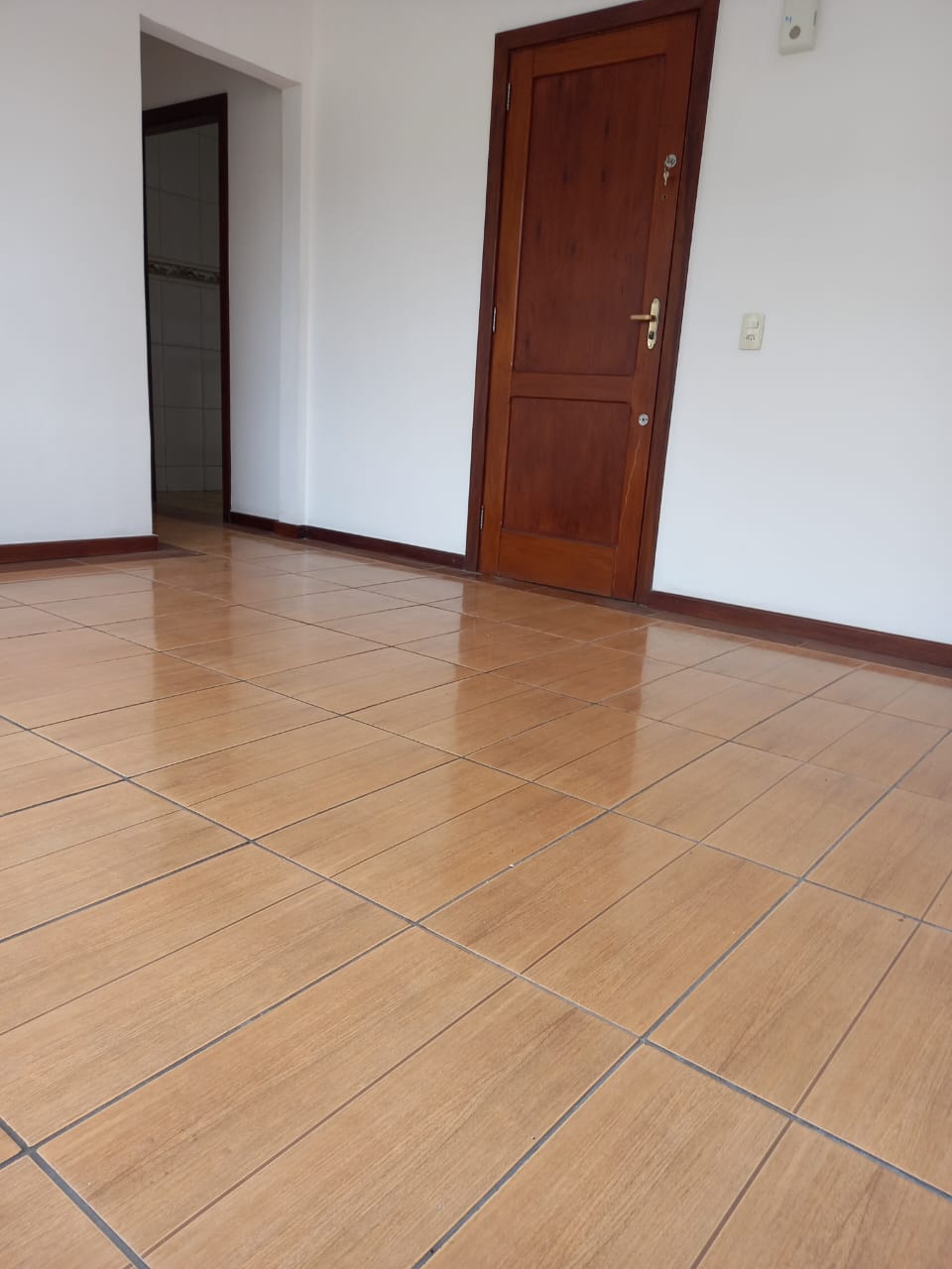 Apartamento à venda com 2 quartos, 68m² - Foto 9