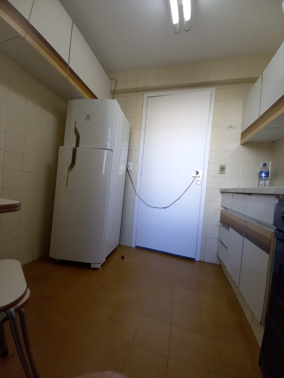 Apartamento à venda com 1 quarto, 60m² - Foto 2