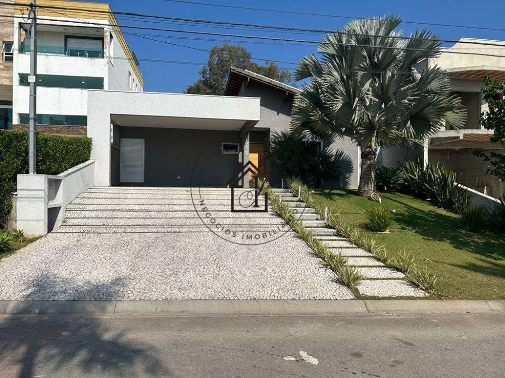 Casa de Condomínio à venda com 3 quartos, 560m² - Foto 2