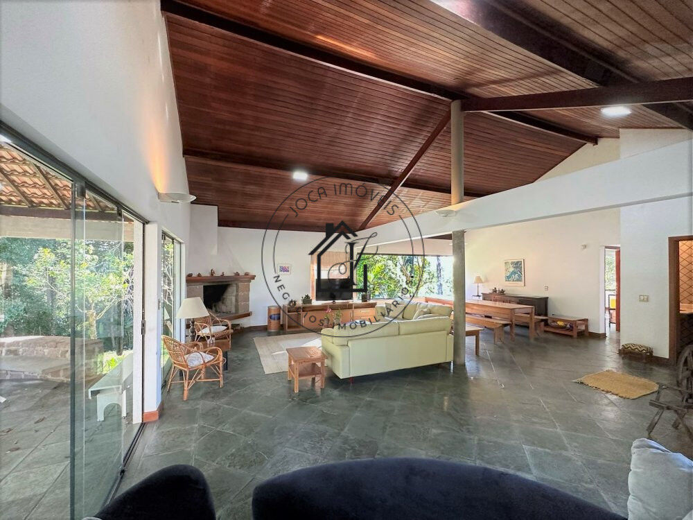 Casa de Condomínio à venda com 3 quartos, 10490m² - Foto 17