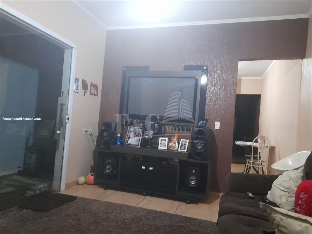 Casa à venda com 2 quartos, 125m² - Foto 3