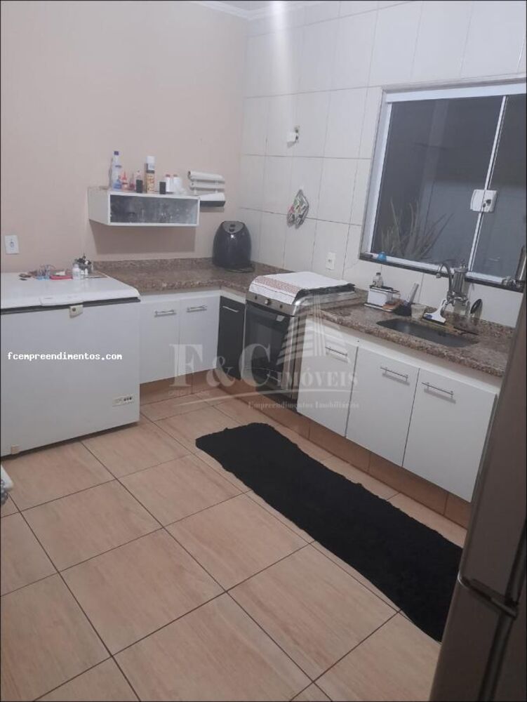 Casa à venda com 2 quartos, 125m² - Foto 4