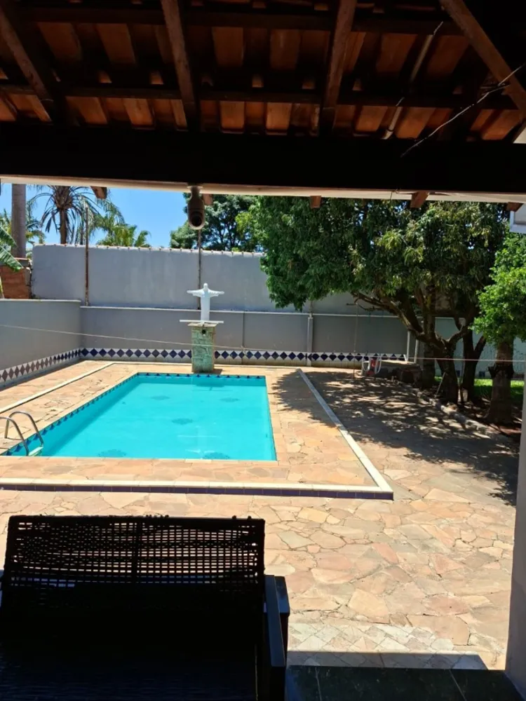 Chácara, 3 quartos, 1250 m² - Foto 1