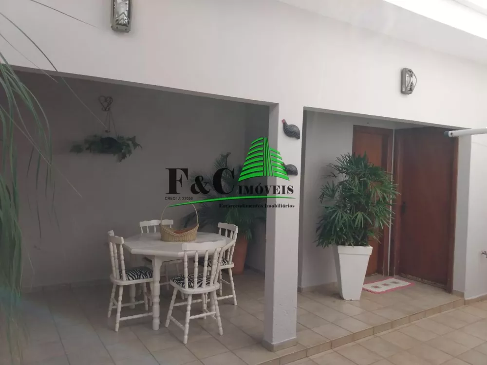 Sobrado à venda com 3 quartos, 178m² - Foto 1