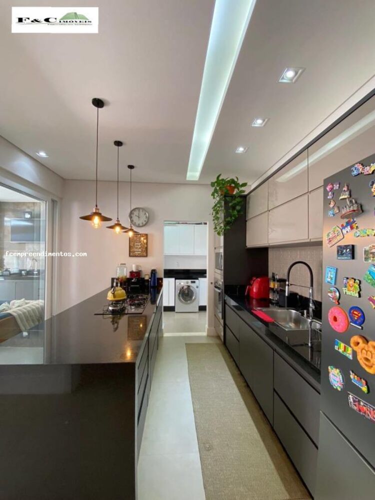 Casa de Condomínio à venda com 3 quartos, 293m² - Foto 2