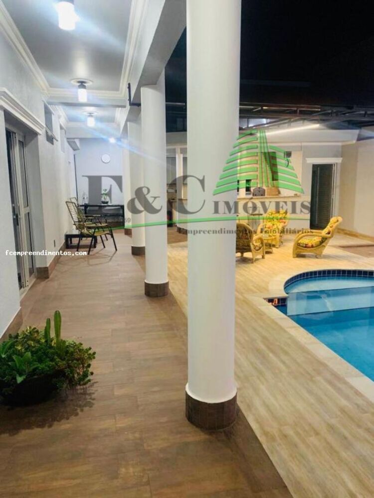 Casa à venda com 4 quartos, 476m² - Foto 1