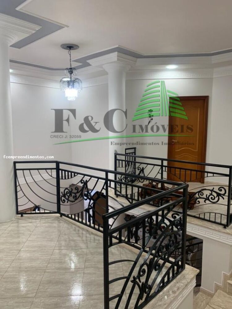 Casa à venda com 4 quartos, 476m² - Foto 2