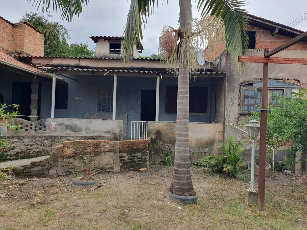 Chácara, 3 quartos, 2500 m² - Foto 1
