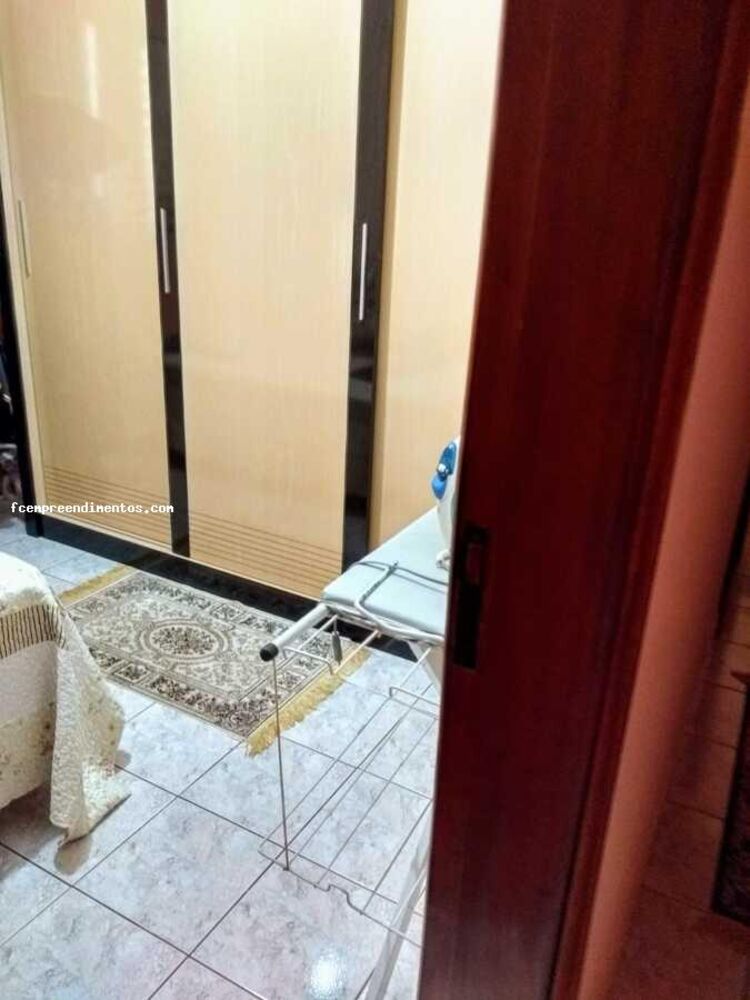 Casa à venda com 2 quartos, 154m² - Foto 1