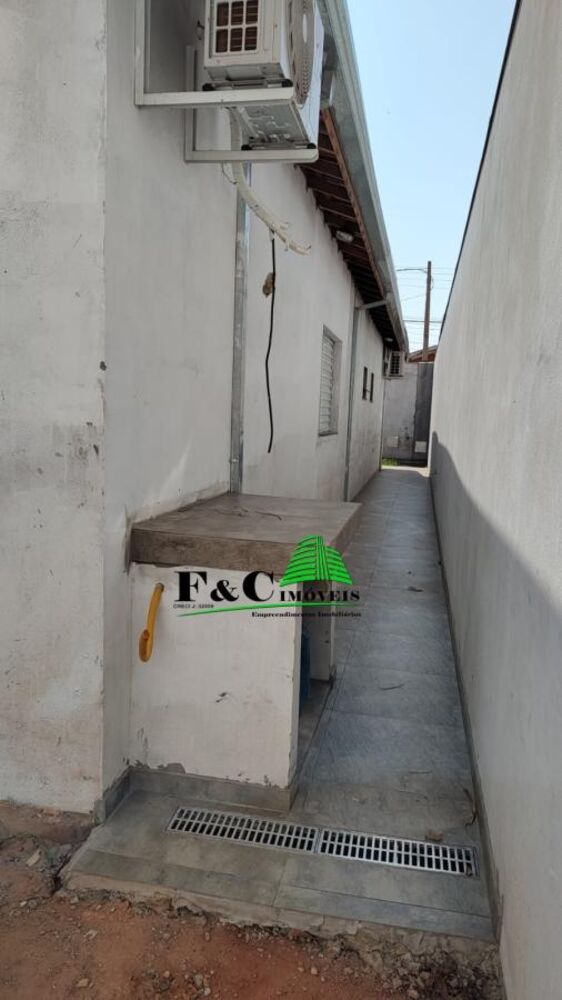Casa à venda com 2 quartos, 275m² - Foto 1