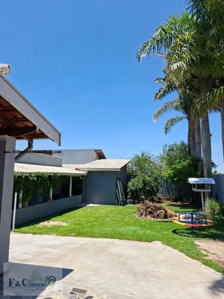 Chácara, 3 quartos, 1250 m² - Foto 1