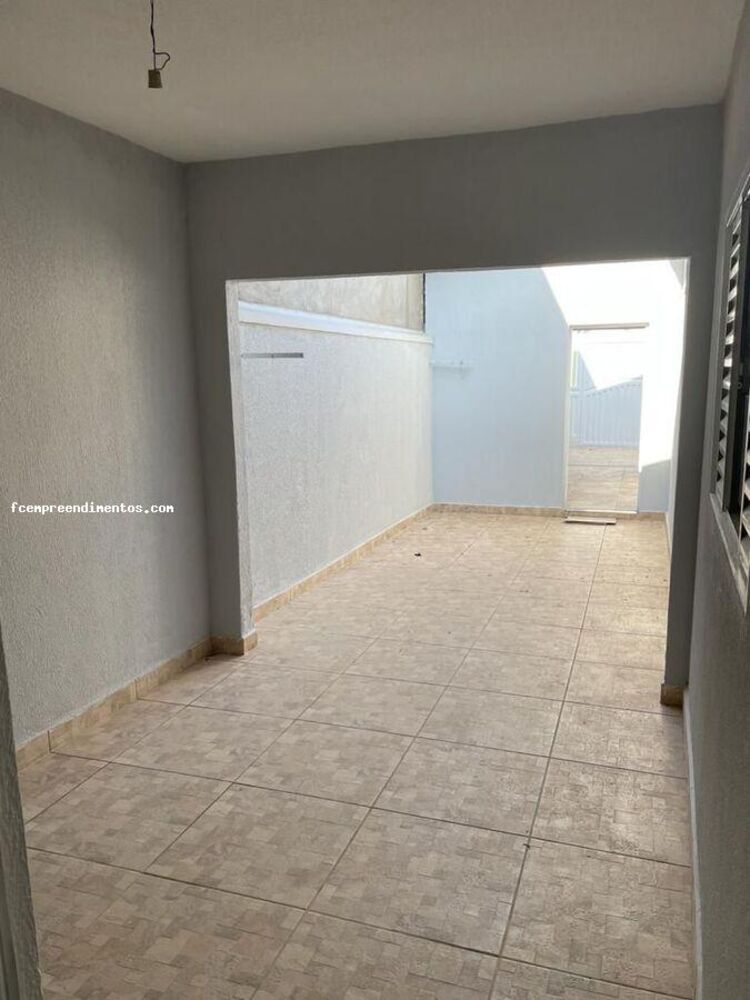 Casa à venda com 2 quartos, 140m² - Foto 4