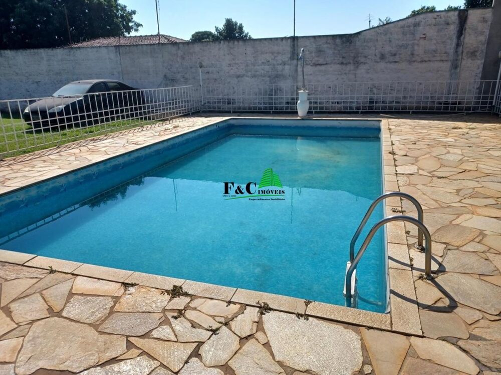 Chácara à venda com 2 quartos, 1350m² - Foto 1