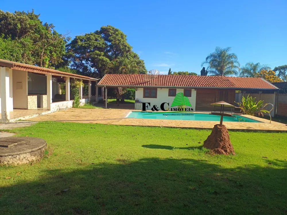 Chácara, 3 quartos, 1800 m² - Foto 1