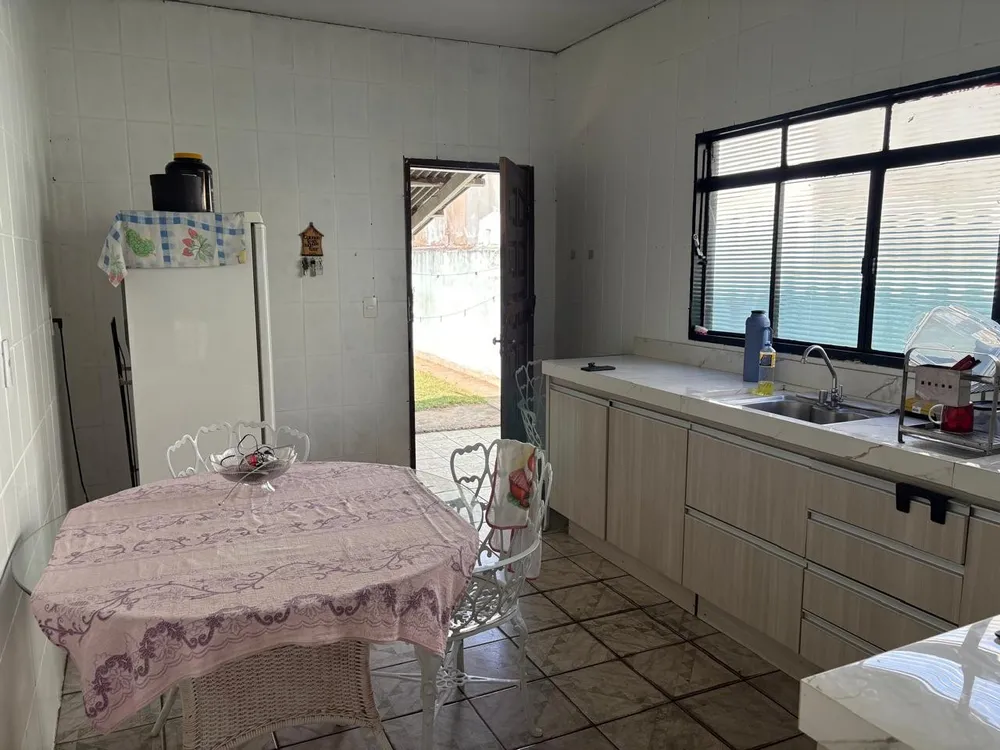 Casa, 2 quartos, 180 m² - Foto 1