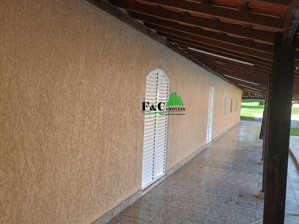 Chácara à venda com 4 quartos, 1800m² - Foto 2