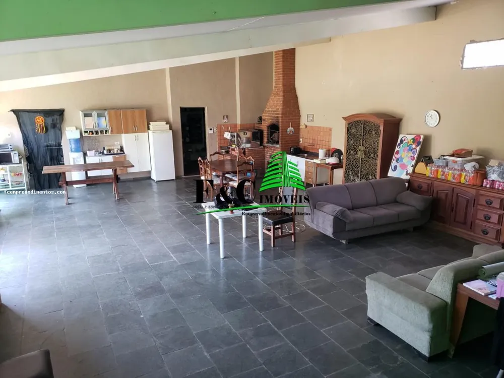 Chácara, 3 quartos, 2275 m² - Foto 2