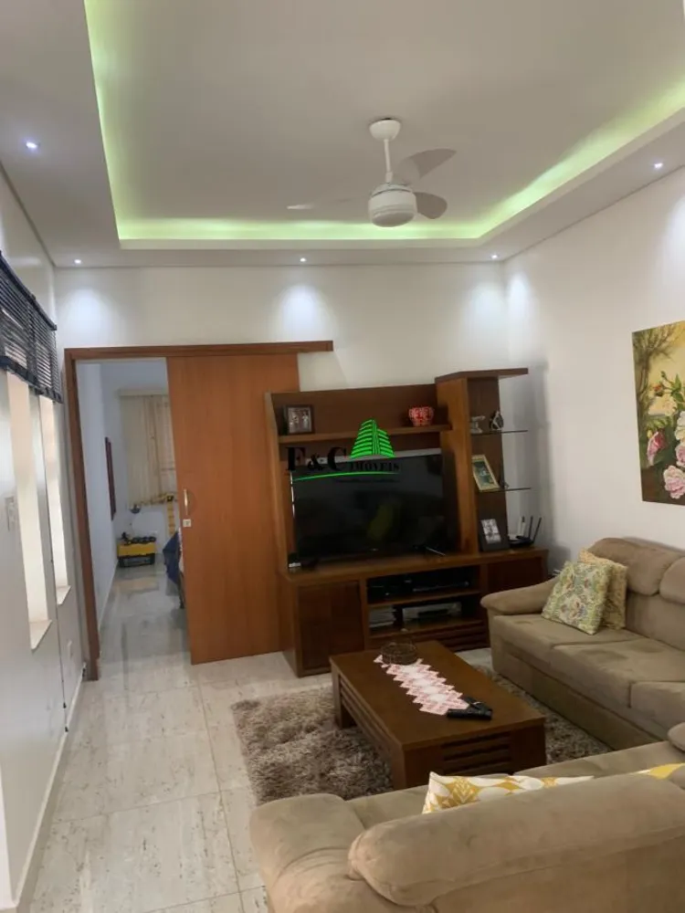 Chácara, 3 quartos, 1630 m² - Foto 1