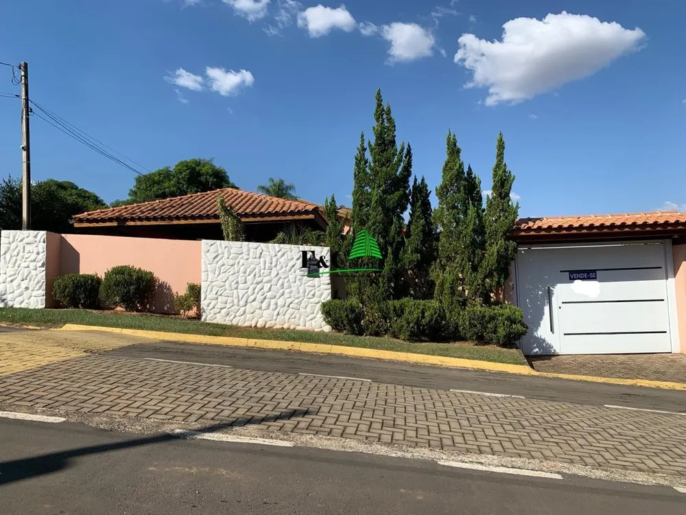 Chácara, 3 quartos, 1630 m² - Foto 1