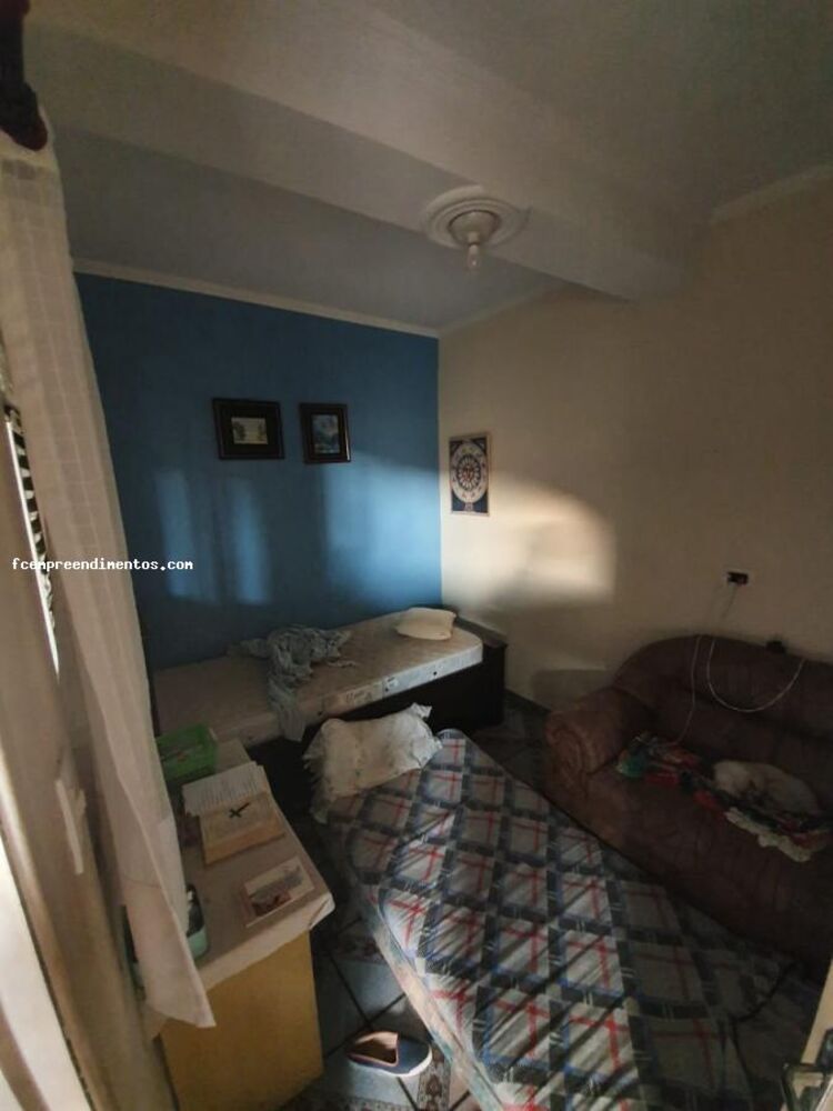 Casa à venda com 2 quartos, 234m² - Foto 2