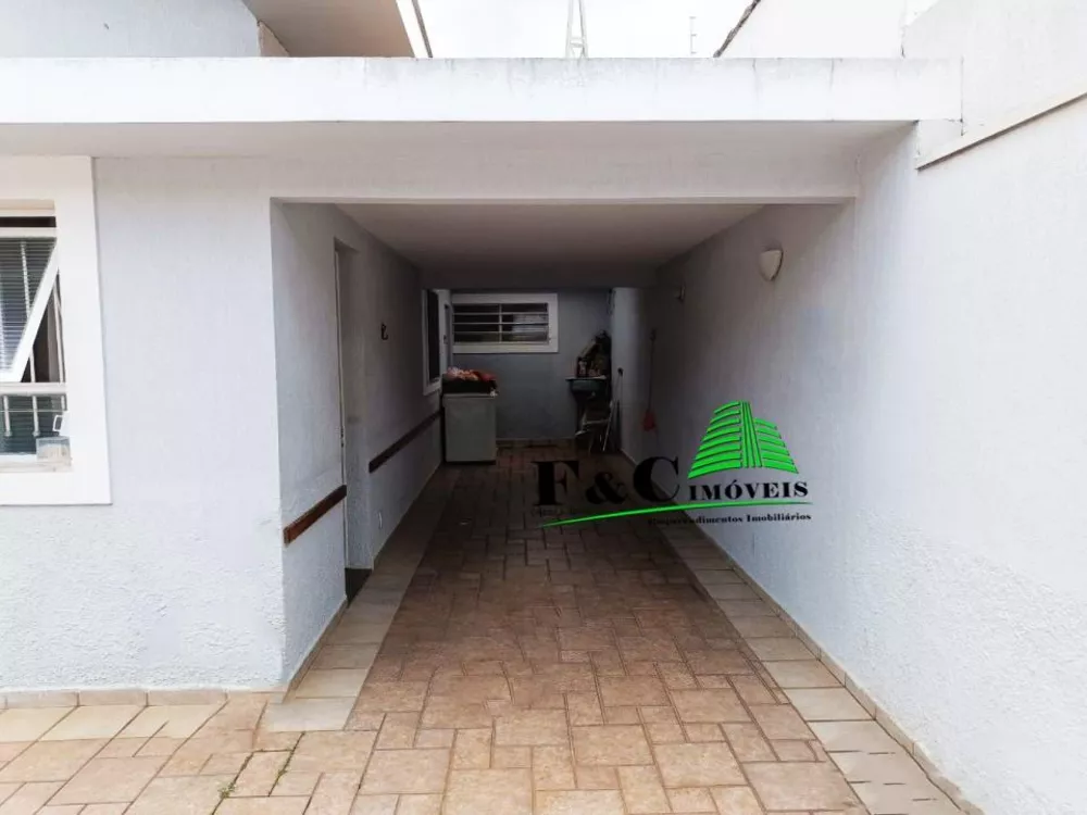 Casa à venda com 2 quartos, 250m² - Foto 2