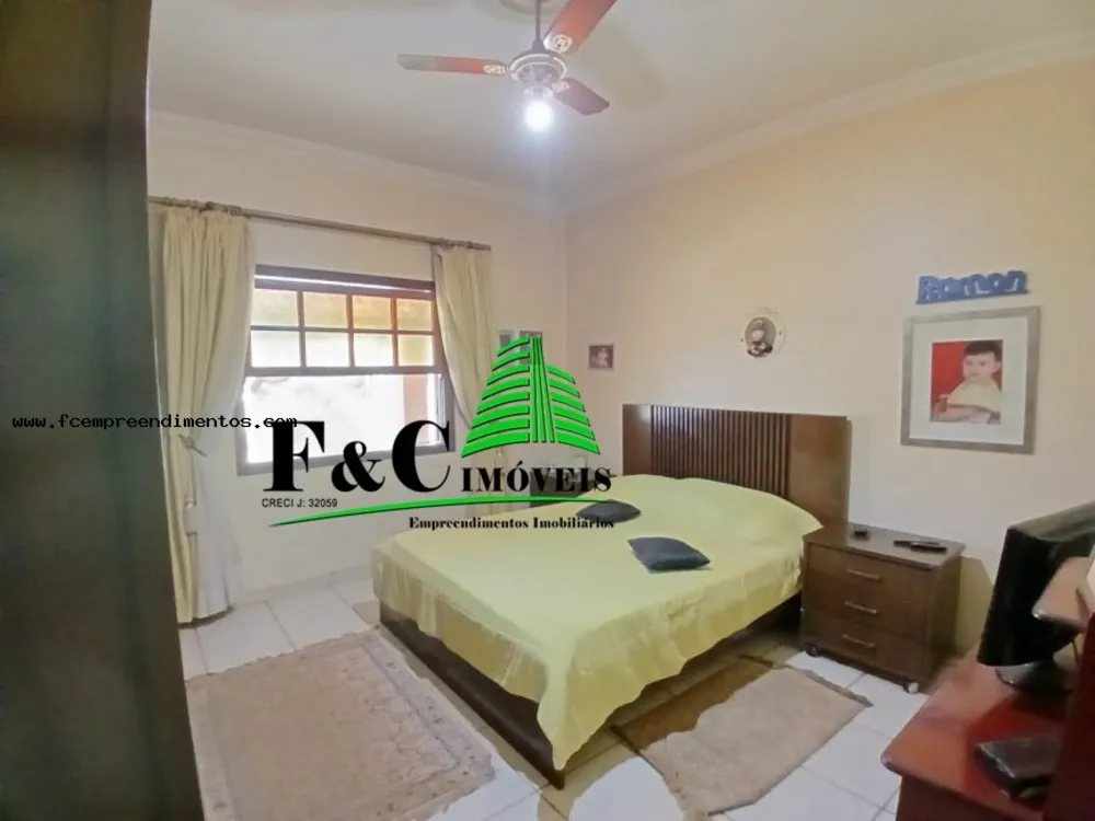 Chácara, 3 quartos, 3016 m² - Foto 1
