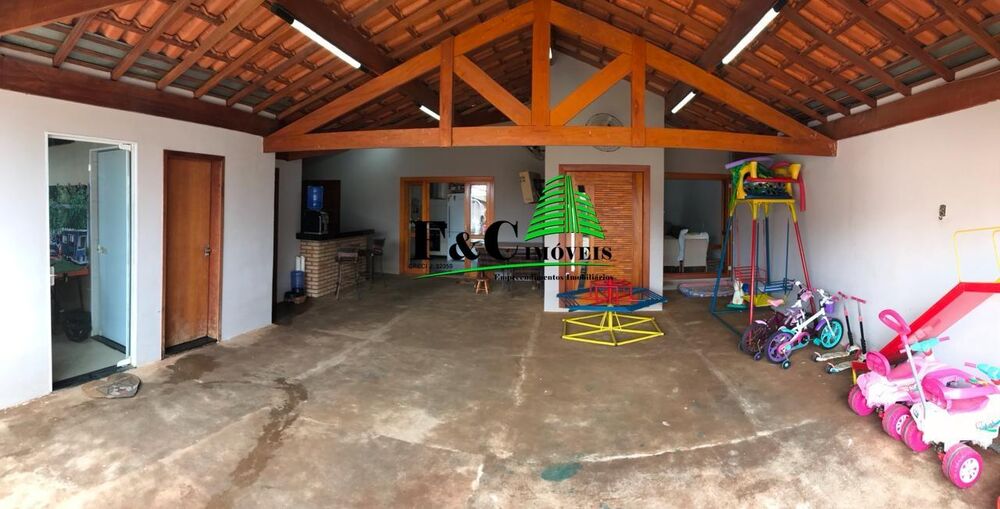 Casa à venda com 3 quartos, 450m² - Foto 3