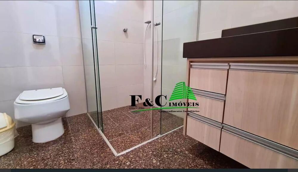 Casa à venda com 4 quartos, 500m² - Foto 2