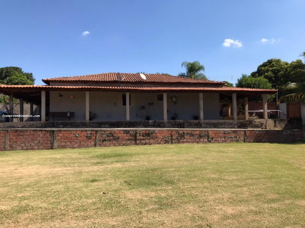 Chácara à venda com 3 quartos, 1280m² - Foto 1