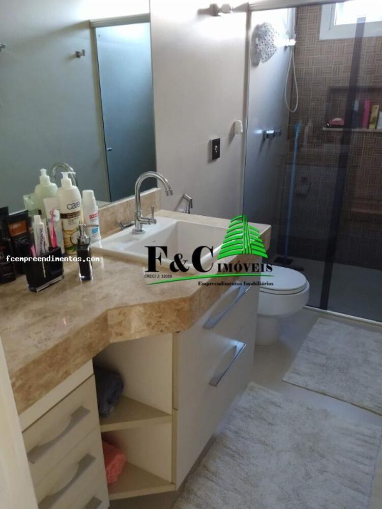 Casa de Condomínio à venda com 3 quartos, 300m² - Foto 4