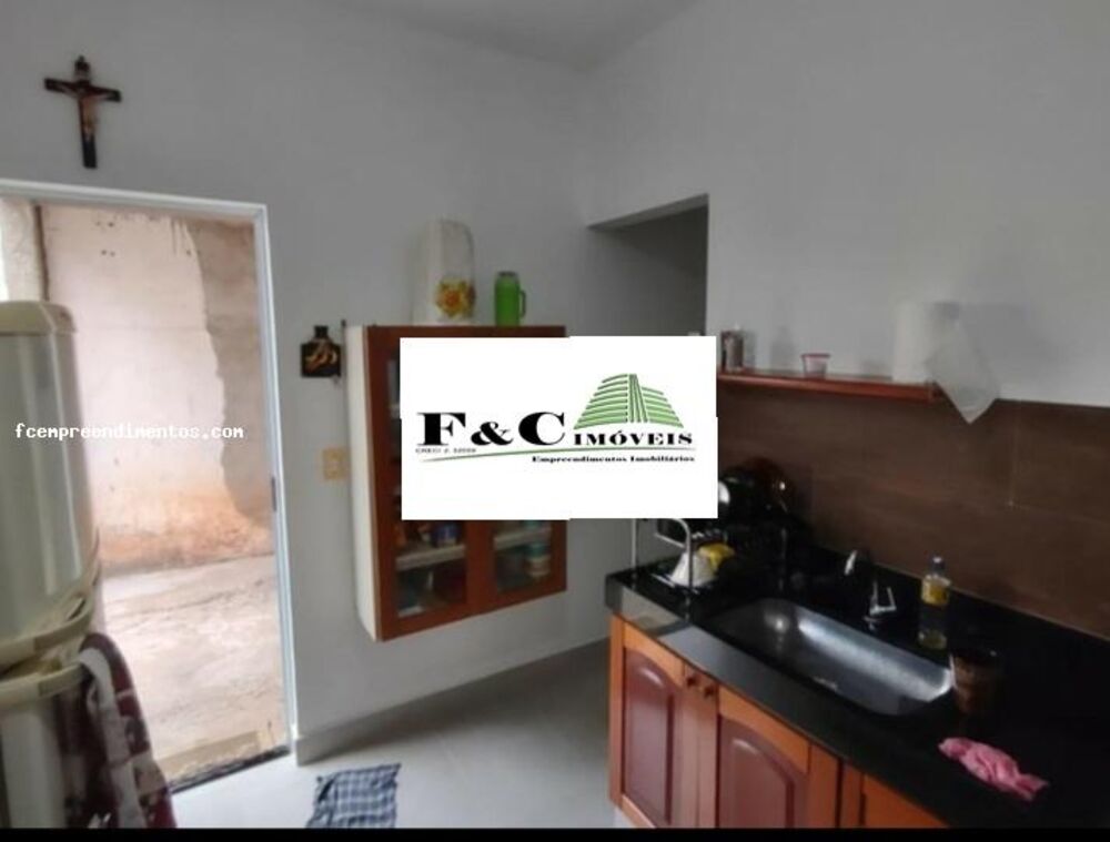 Casa à venda com 2 quartos, 200m² - Foto 7