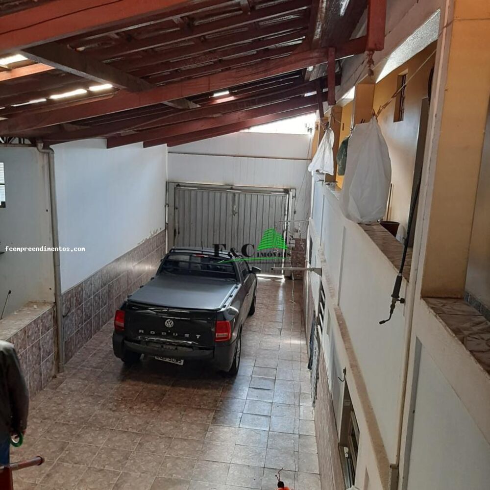 Sobrado à venda com 2 quartos, 367m² - Foto 2