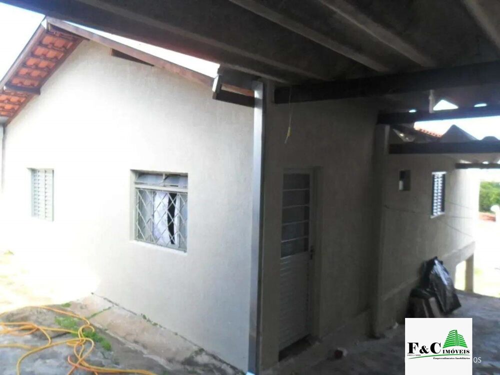 Casa à venda com 3 quartos, 250m² - Foto 1