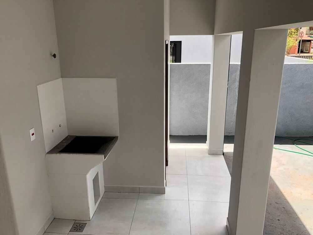 Casa à venda com 3 quartos, 300m² - Foto 4
