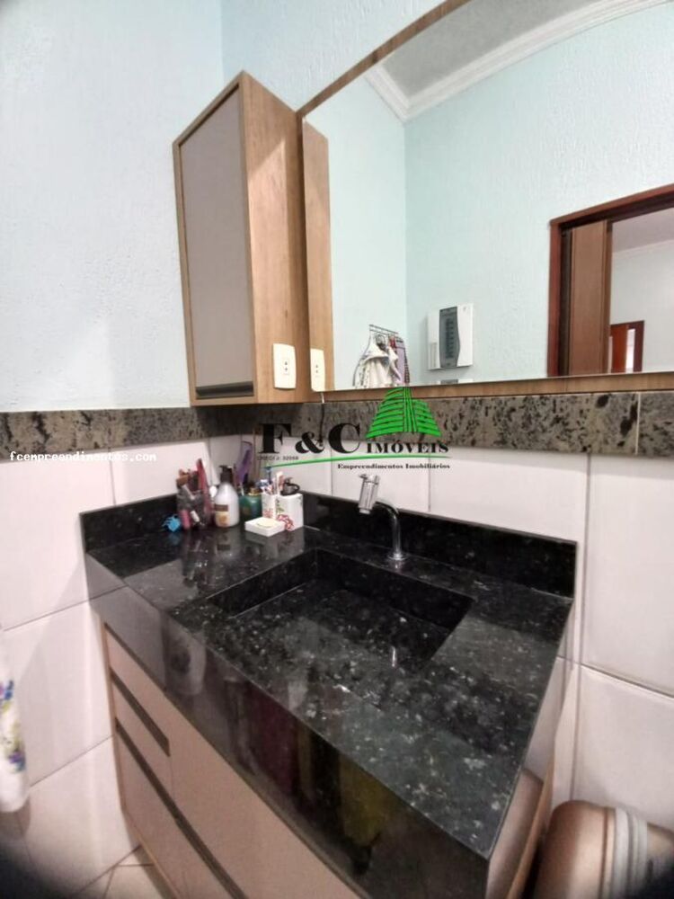 Casa à venda com 2 quartos, 168m² - Foto 7
