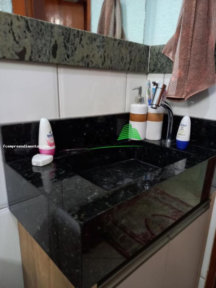 Casa à venda com 2 quartos, 168m² - Foto 4