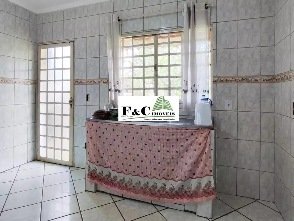 Chácara, 3 quartos, 4000 m² - Foto 1