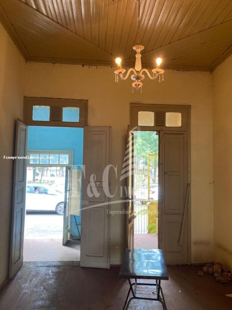 Casa à venda com 3 quartos, 253m² - Foto 4