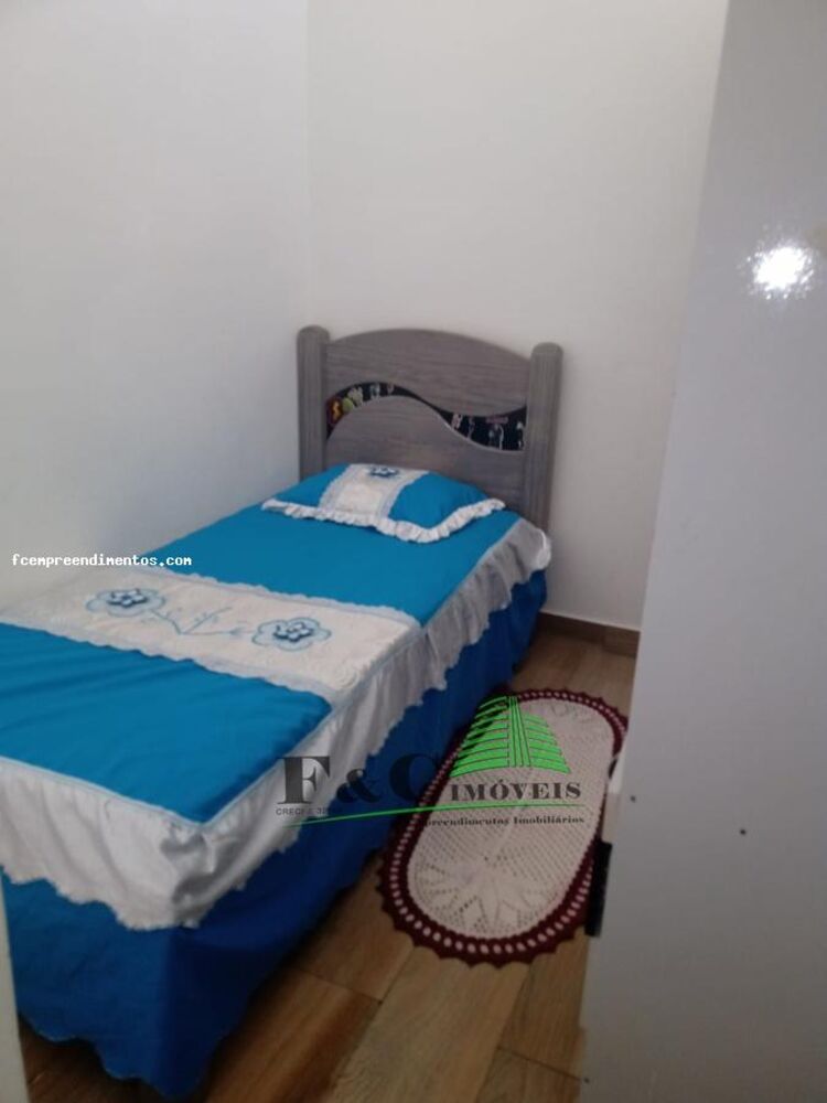 Sobrado à venda com 3 quartos, 177m² - Foto 1