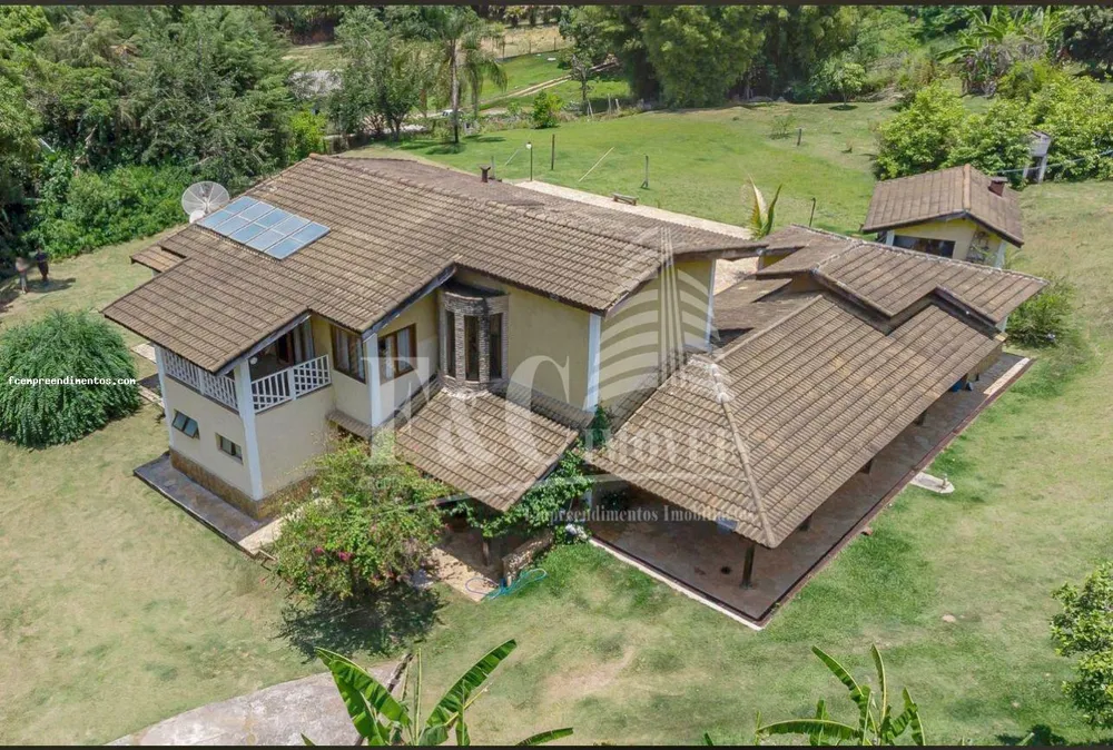 Chácara, 4 quartos, 2500 m² - Foto 1