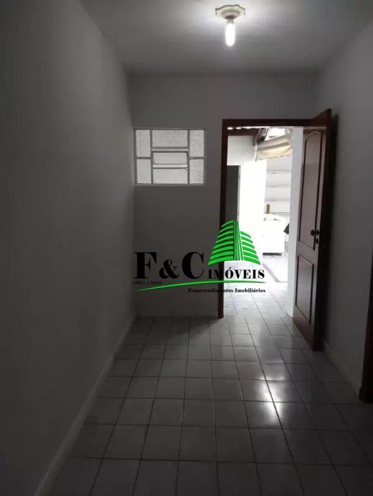 Casa à venda com 3 quartos, 180m² - Foto 1