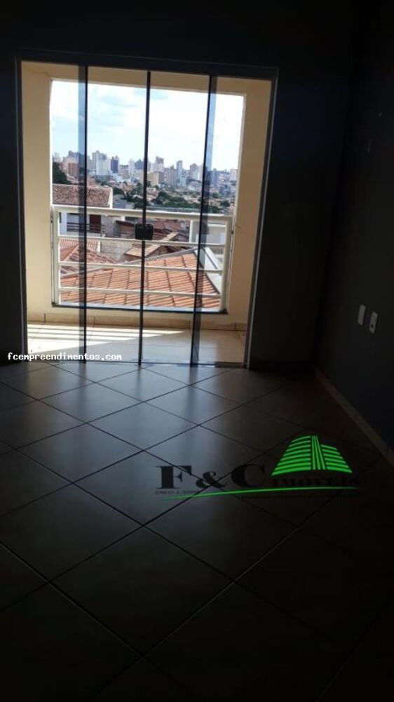Sobrado à venda com 4 quartos, 250m² - Foto 3