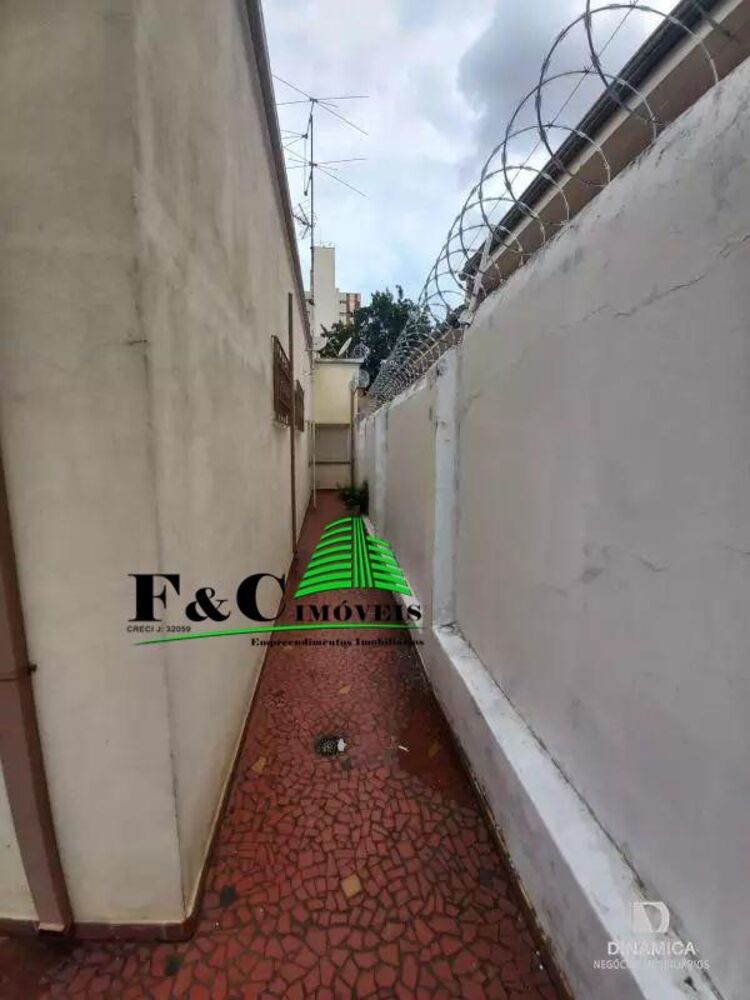 Casa à venda com 3 quartos, 330m² - Foto 1